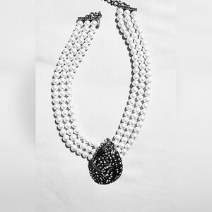 Heidi Daus vintage Pearl choker Necklace with  Pendant